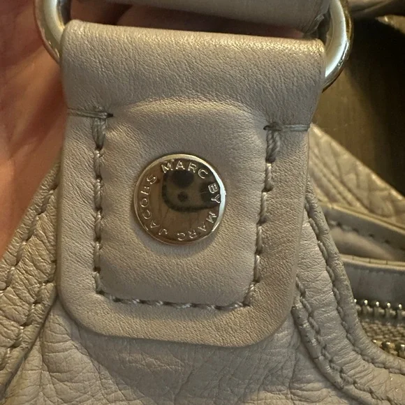 Pale gray grained leather Marc Jacobs Totally Turnlock Terre Tote shoulder bag - Picture 11 of 15